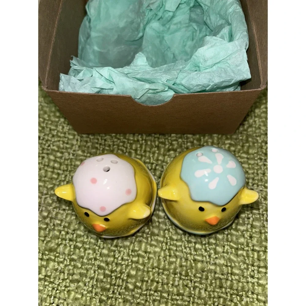 MINI EASTER CHICK SALT AND PEPPER SHAKER‎ SET 2